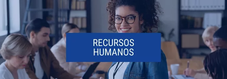 Grupo de pessoas em reunião de recursos humanos em um escritório