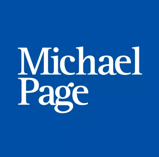 Logotipo da Michael Page em fundo azul.